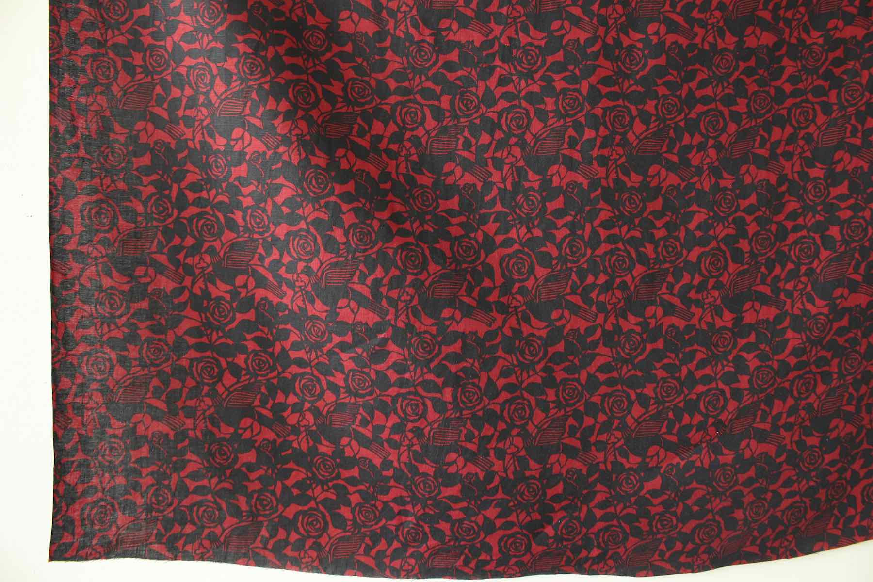 LINNETリネンプリント 薔薇と鳩<br />赤×紺