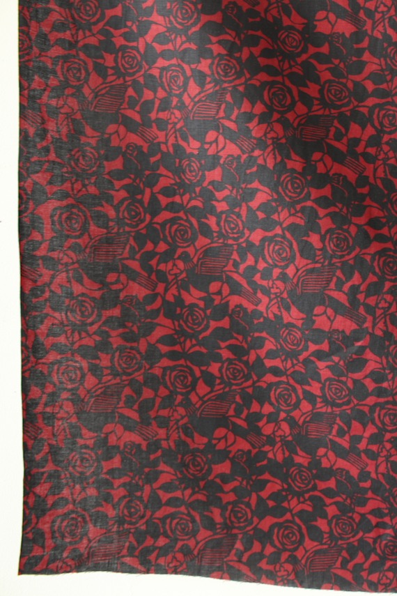 LINNETリネンプリント 薔薇と鳩 赤×紺